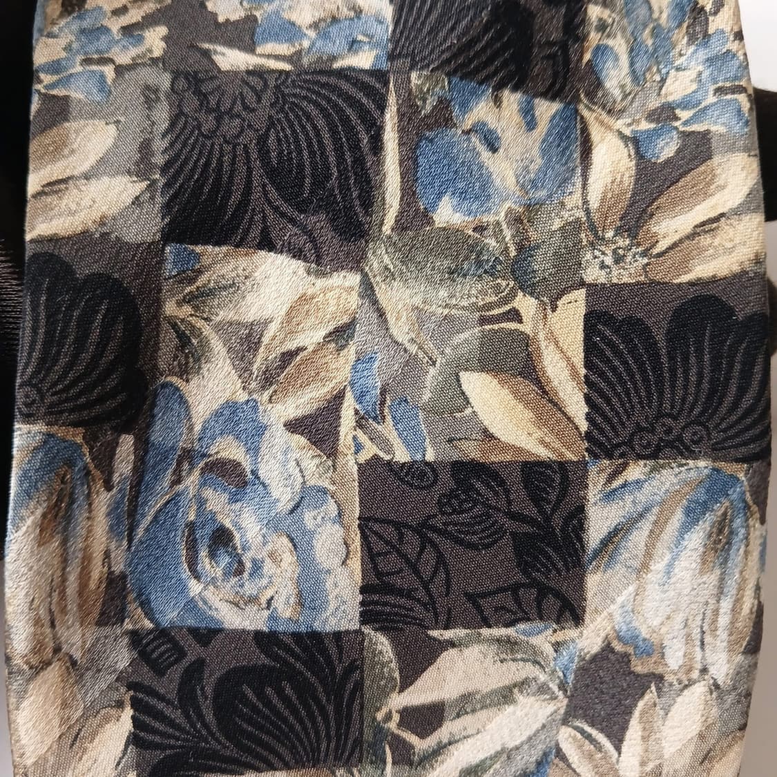 지방시 실크 플로럴 패치워크 한정판 넥타이 9cm A+등급 A19506
 상품이미지8