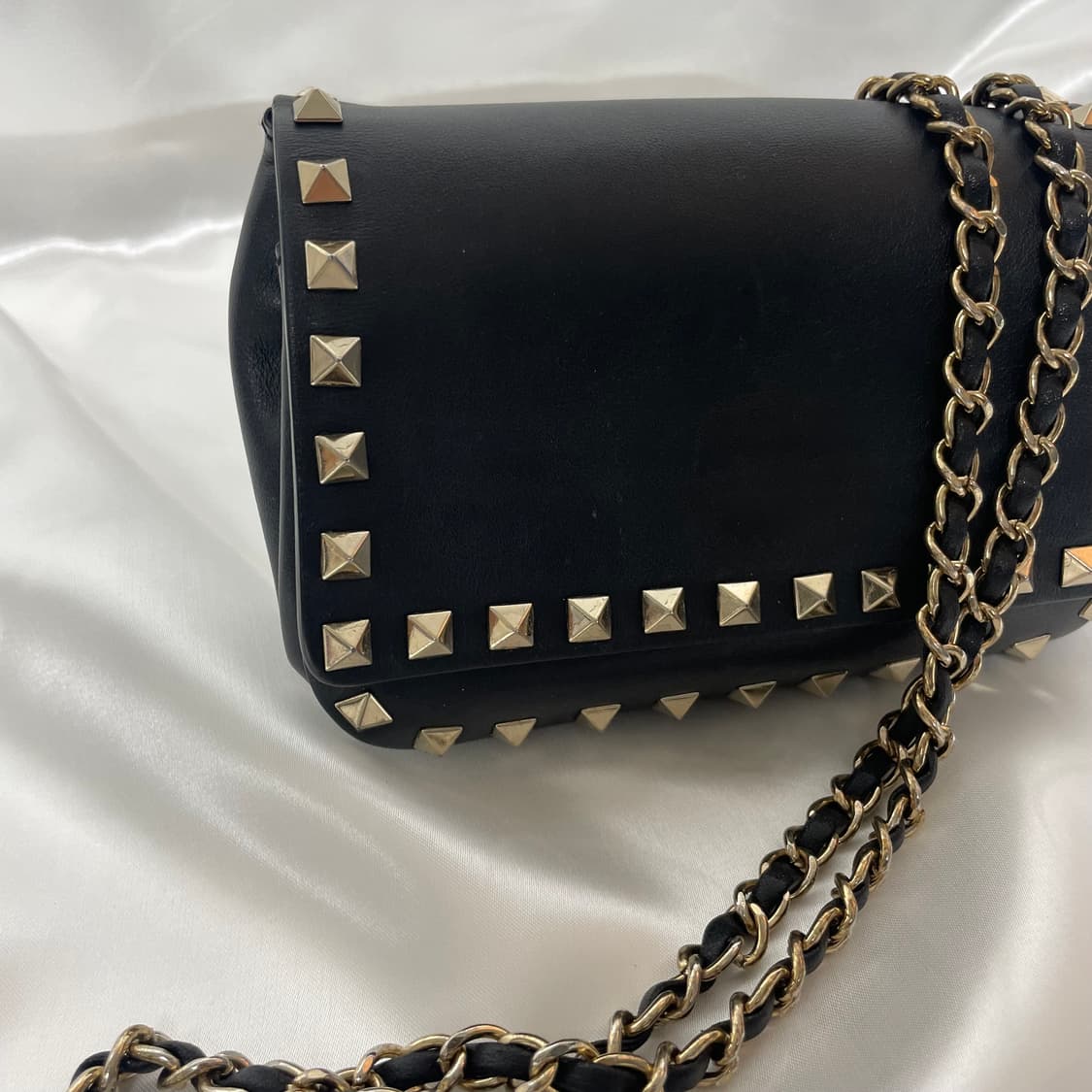 발렌티노 락스터드 클러치백 블랙 단품 상품이미지2