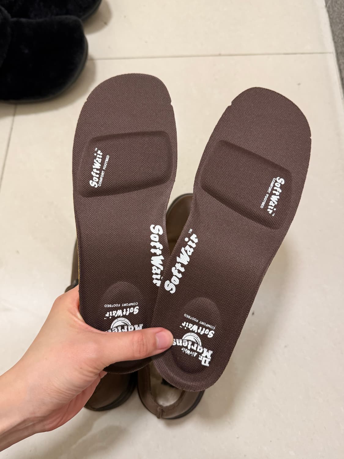 닥터마틴 패트리샤3 다크브라운 250 상품이미지8