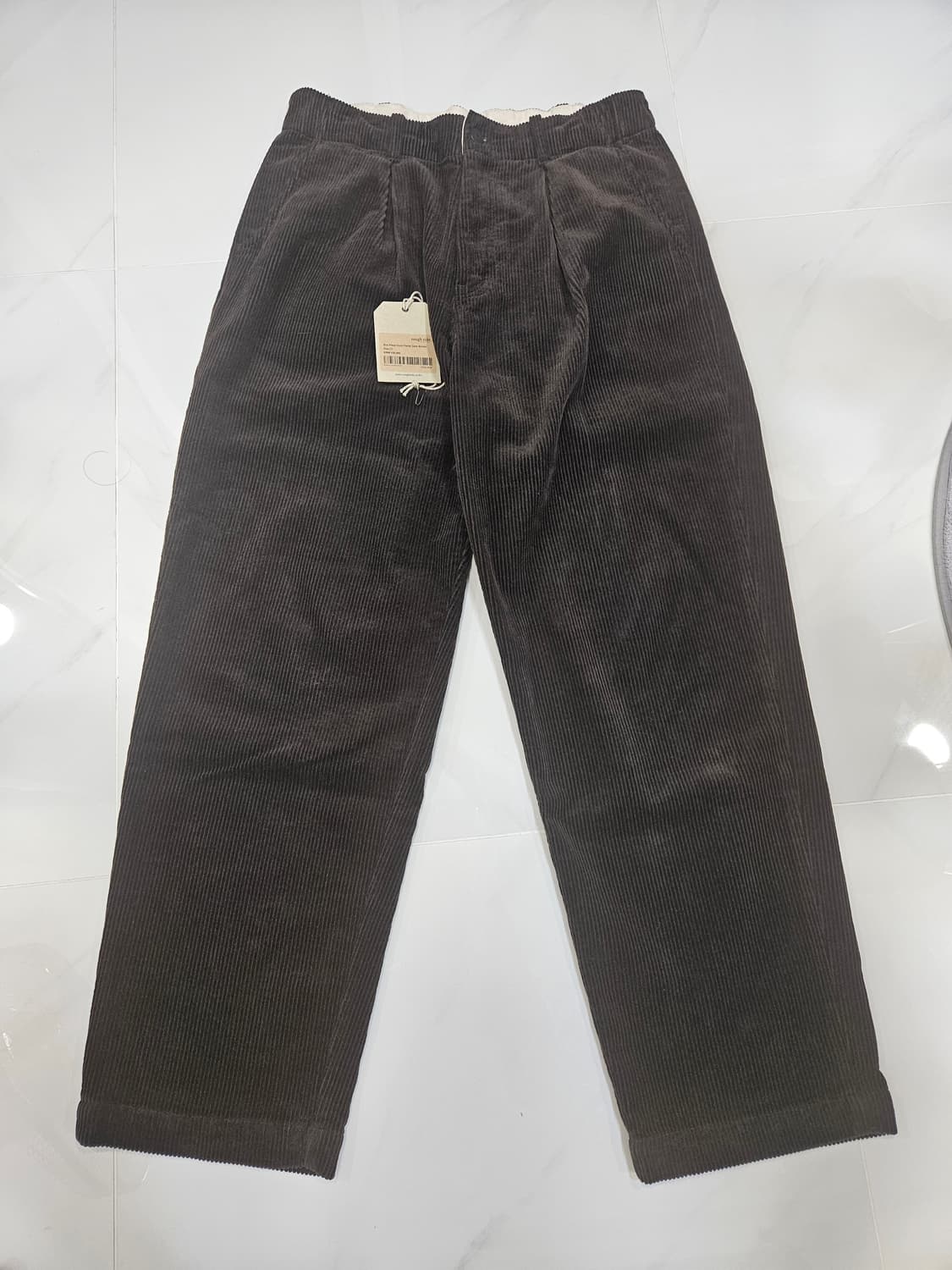 (1) 러프사이드 25fw 박스플리츠 코듀로이 팬츠 다크브라운 상품이미지2