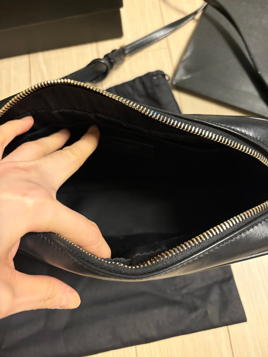 생로랑 카메라백 상품이미지6