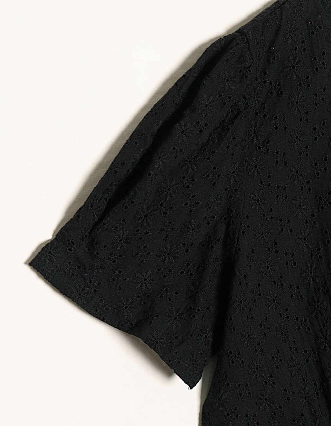 G U EyeletLace One-Piece 상품이미지3