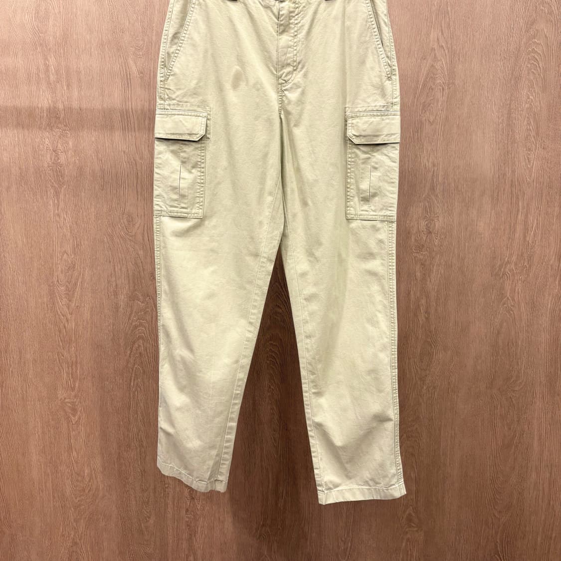 엘엘빈 클래식핏 코튼 카고 팬츠 사이드 플랩 포켓 디테일 샌드 베이지 상품이미지5