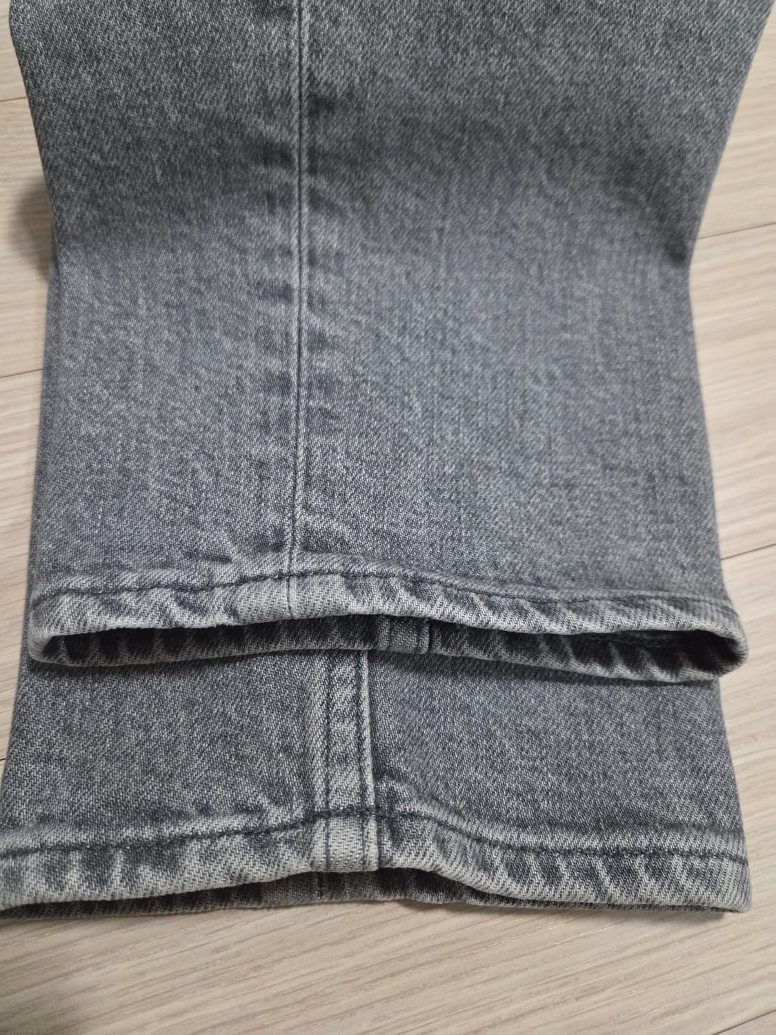 (31) 띠어리 헤이더진 그레이 청바지 상품이미지5