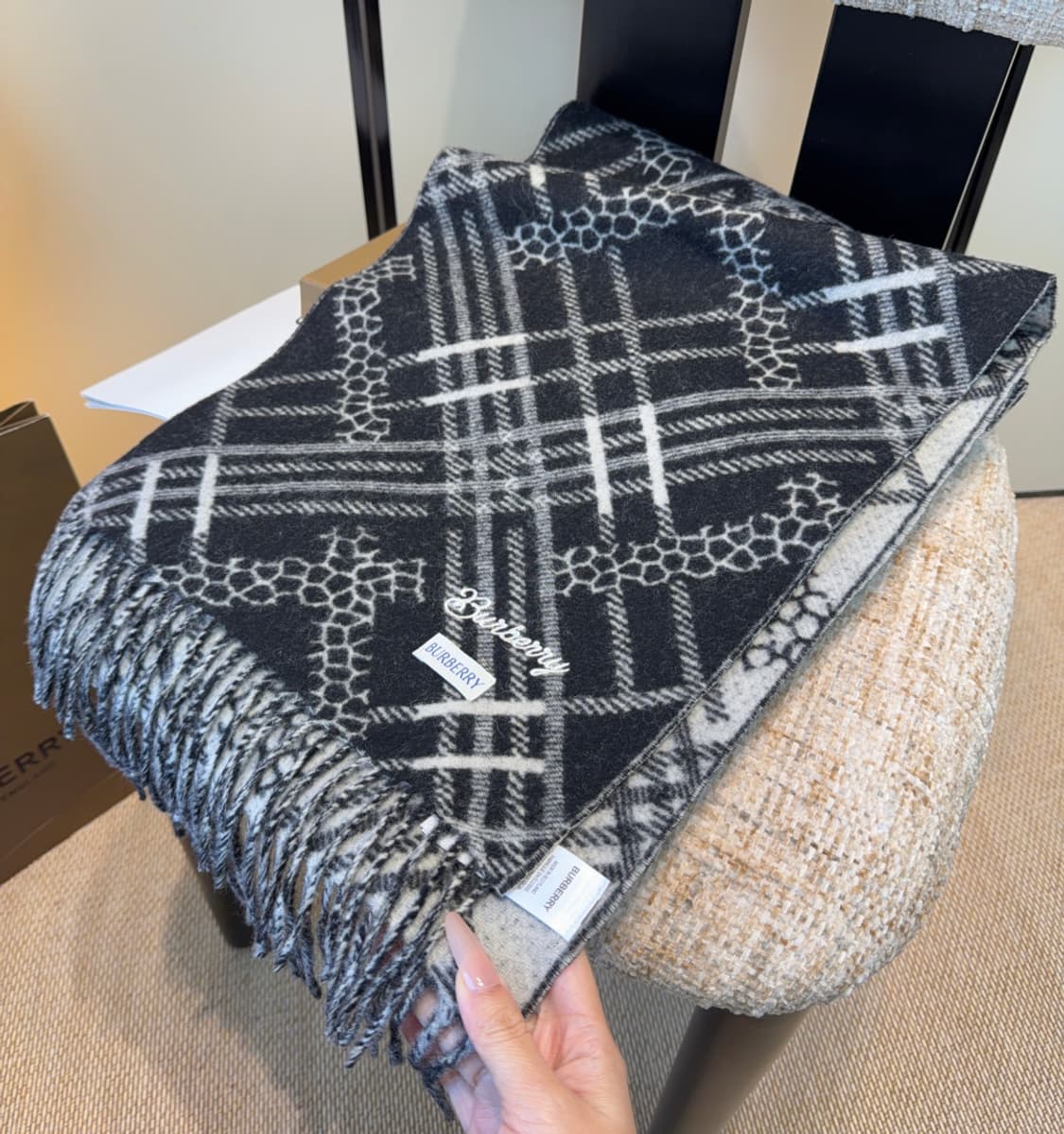 버버리 양면 머플러 램스울 100% 추동 단품
 상품이미지5