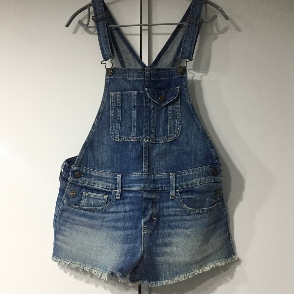 Abercrombie 오버롤 데님 워싱 멜빵 반바지 상품이미지5