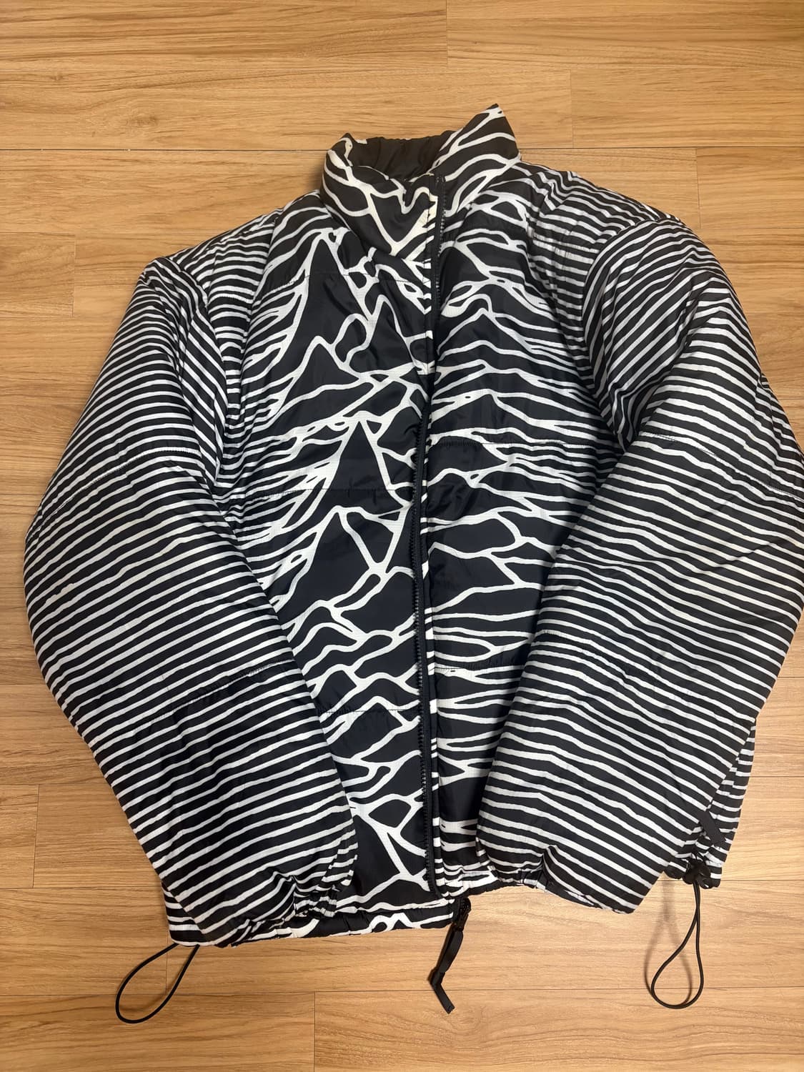 플레져스 X 조이 디비전 리버서블 푸파 패딩 자켓 상품이미지1