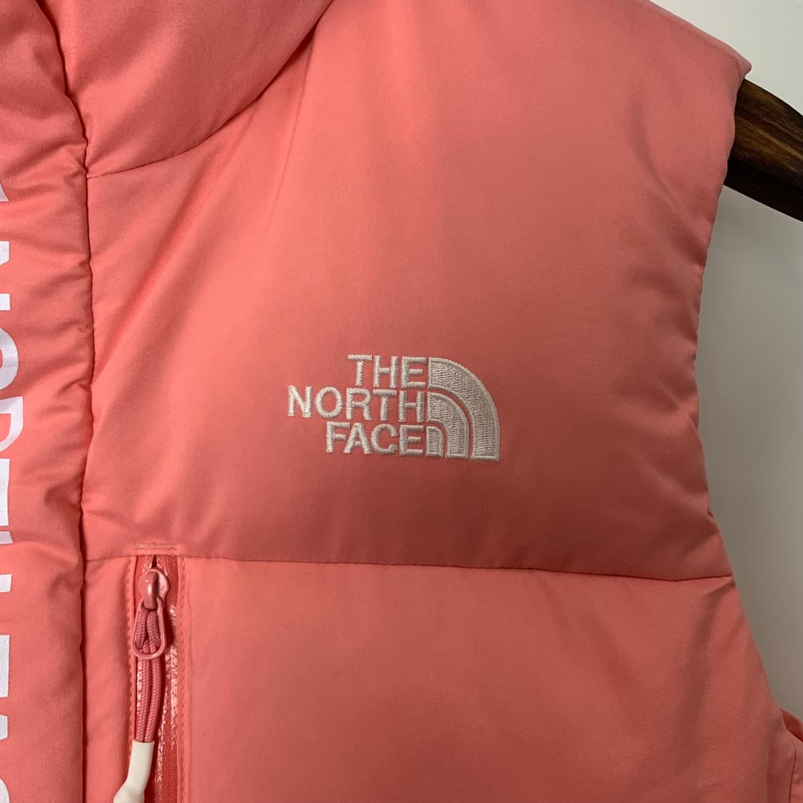 노스페이스 로고 핑크 조끼 패딩 상품이미지5