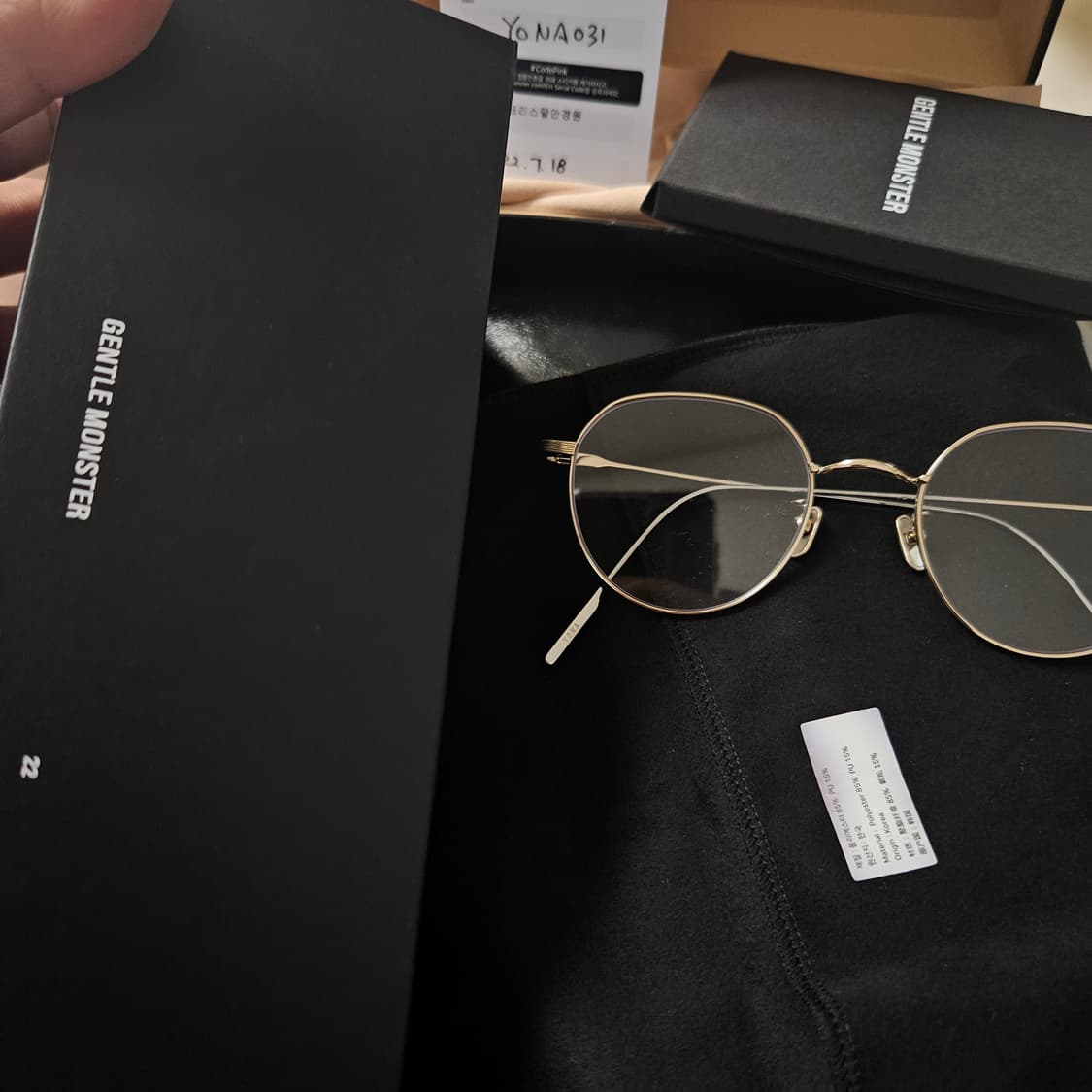 (풀박스)젠틀몬스터 요나031 팝니다. 상태좋습니다~ 상품이미지2