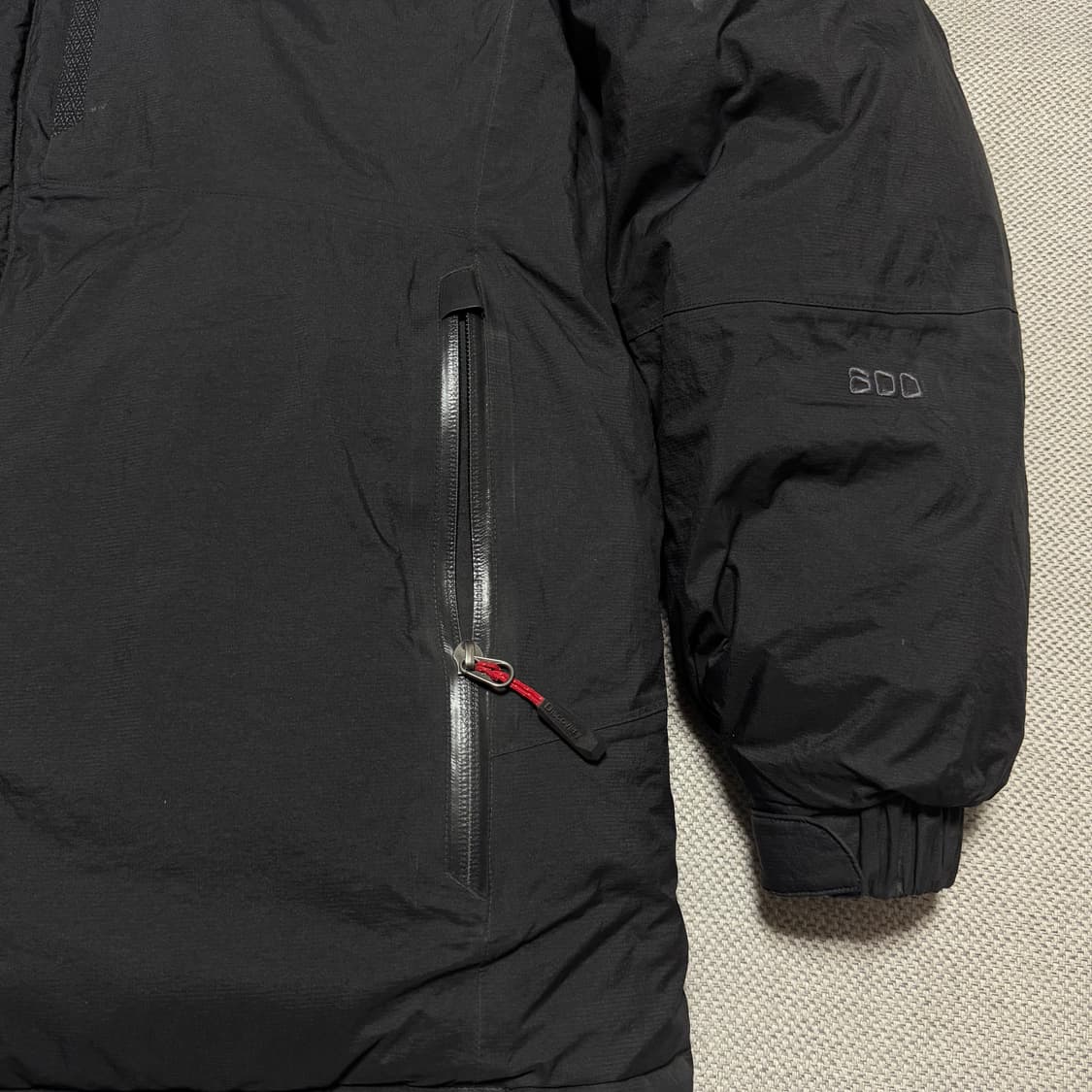 디스커버리 익스페디션 블랙 다운 패딩 800 상품이미지2