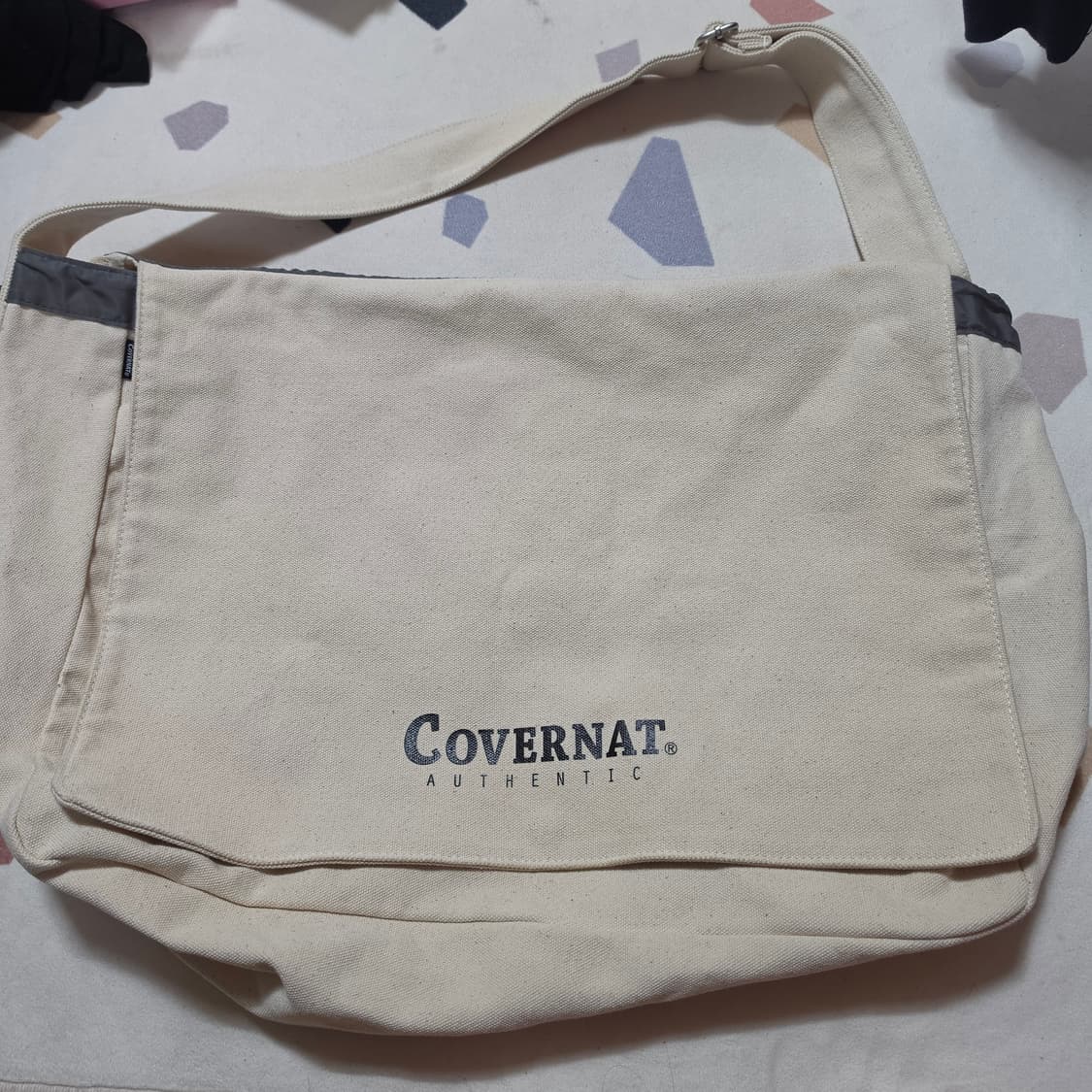 커버낫 어센틱 로고 빅사이즈 크로스백 메신저백 아이보리 상품이미지2