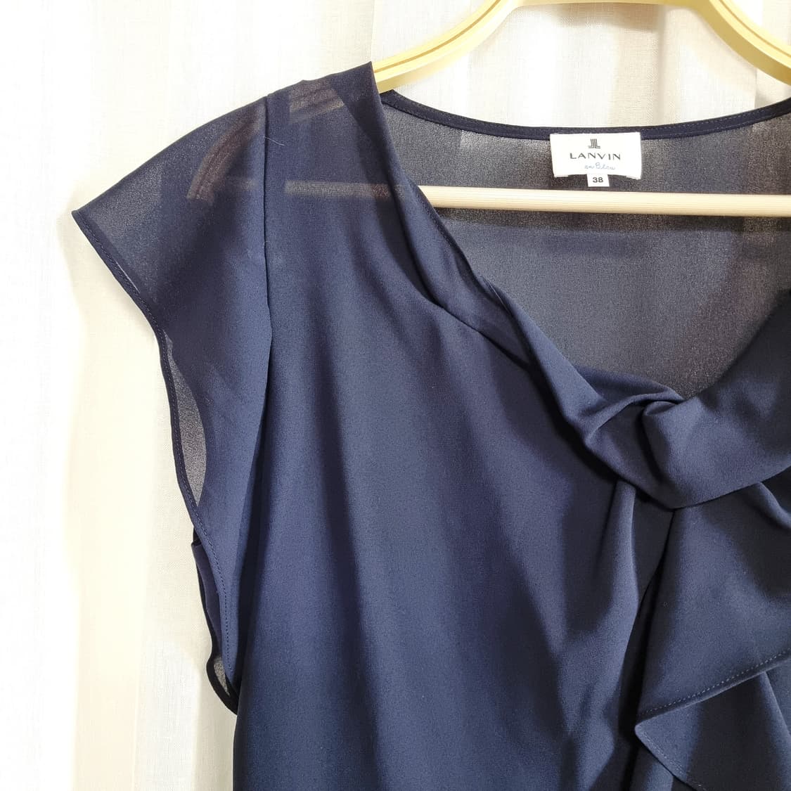 랑방온블루 셔링 드레이프 진네이비 시스루 블라우스 (55/38) 상태최상 상품이미지3