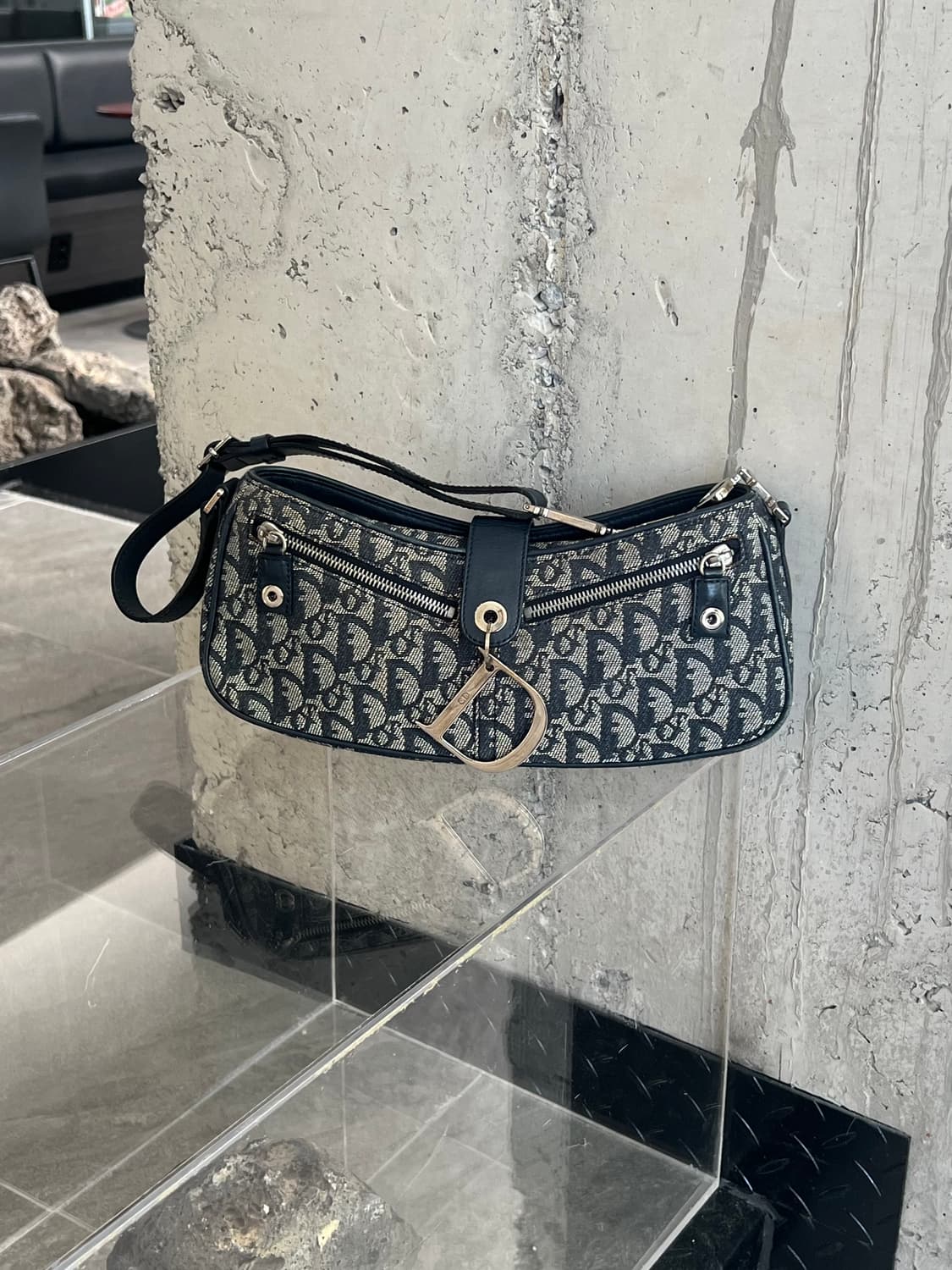 디올 오블리크 D참 바게트백 상품이미지1