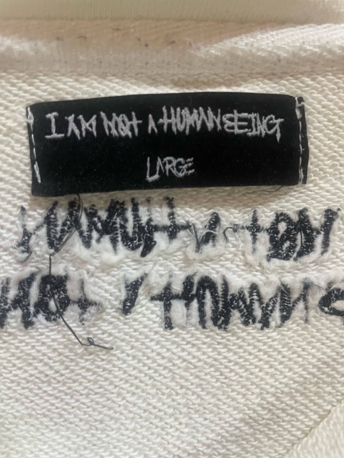 아임낫휴먼비잉 맨투맨  상품이미지2