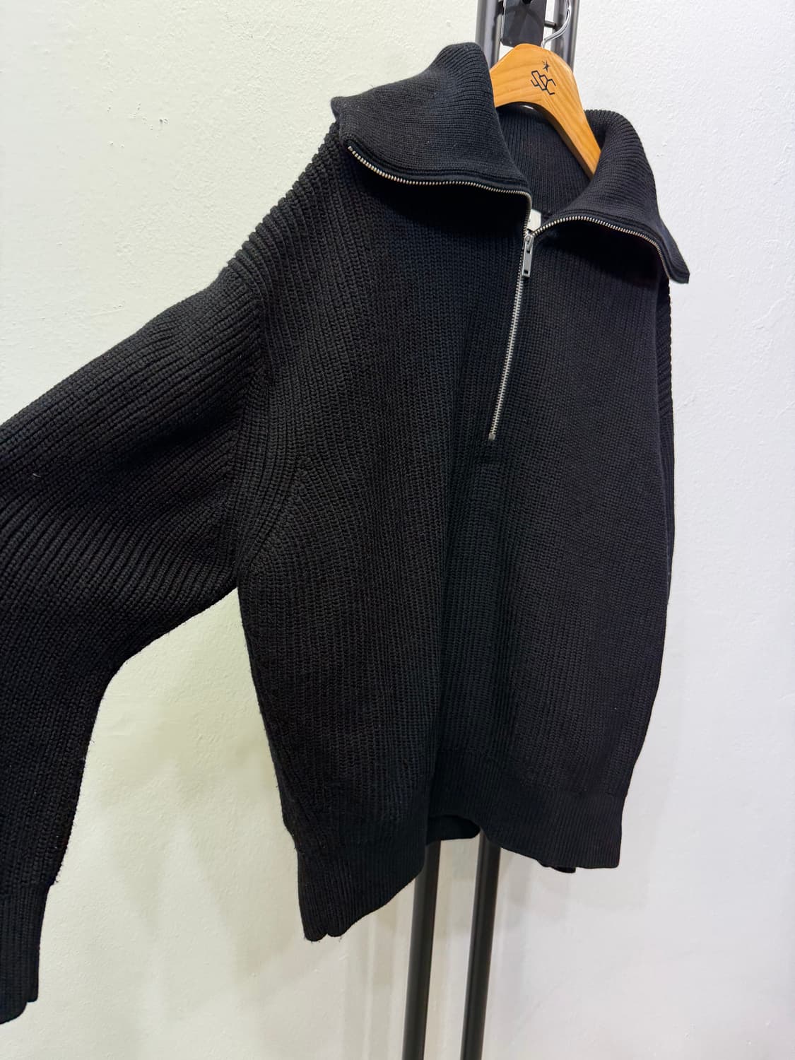 정품) COS 코스 여성 오버핏 블랙 니트 반집업 니트 L 상품이미지2