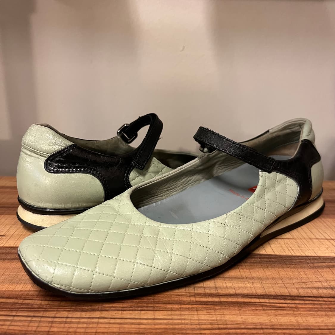 프라다스포츠 00s 메리제인 상품이미지1