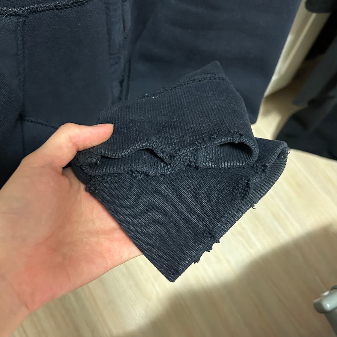 아베크롬비 머슬핏 데미지 후드집업 네이비 상품이미지6