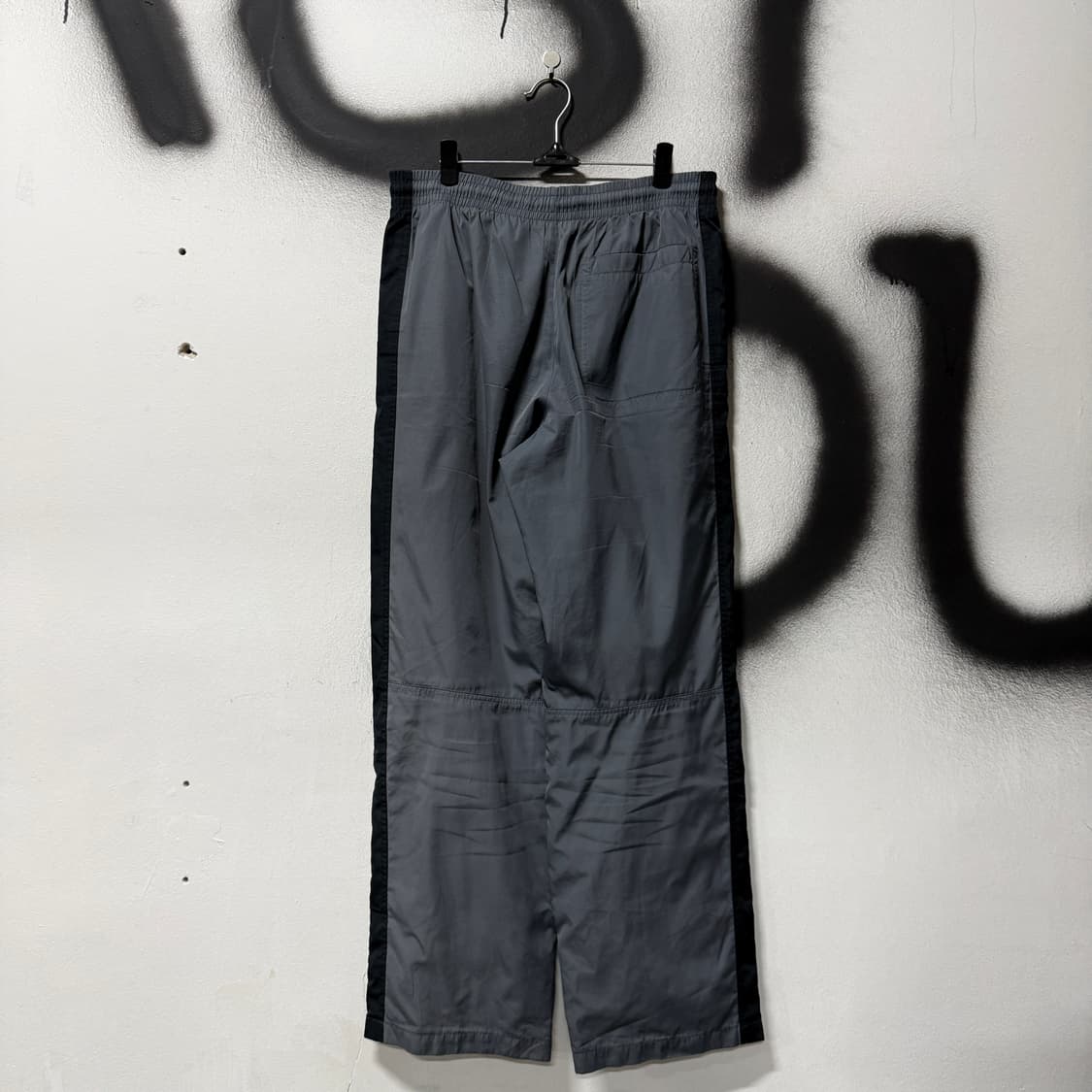 나이키 스우시 사이드라인 디테일 배색 나일론 트랙 팬츠 상품이미지2