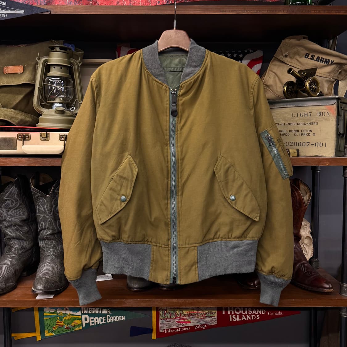 90s 알파 인더스트리 리버시블 플라이트 MA1 밀리터리 봄버 자켓 상품이미지1