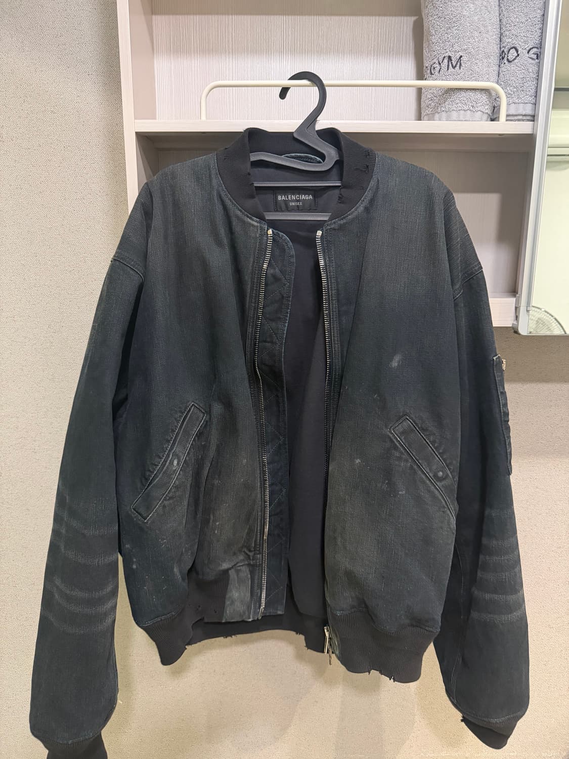 발렌시아가 25ss 데님봄버 판매합니다. 상품이미지2