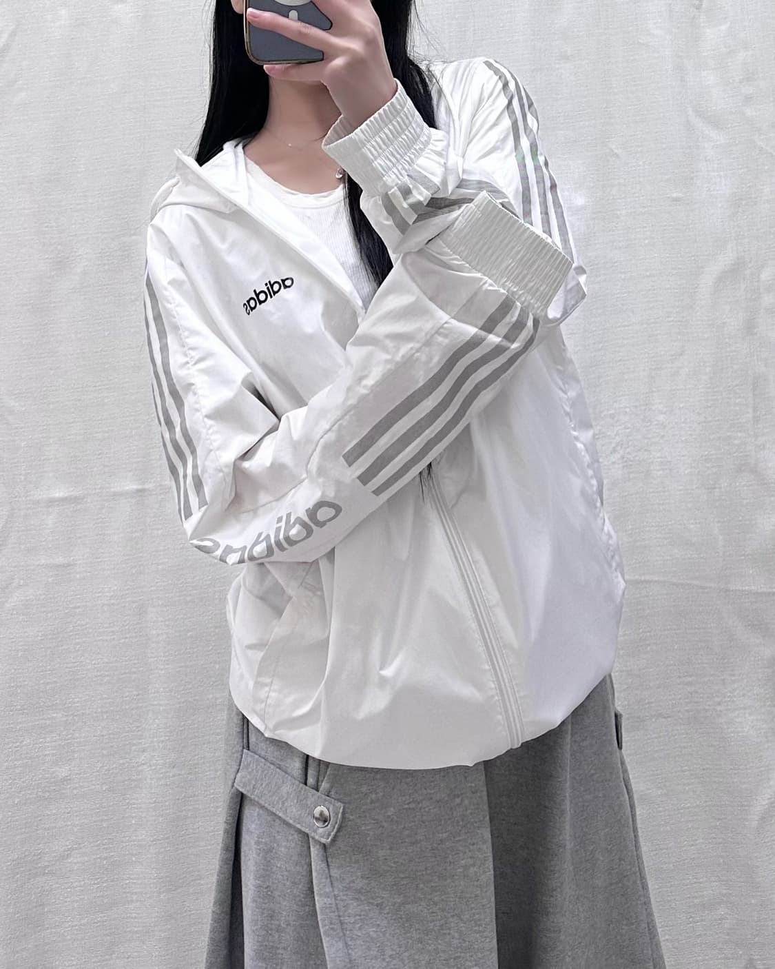 아디다스 화이트 후드 바람막이 집업 상품이미지1