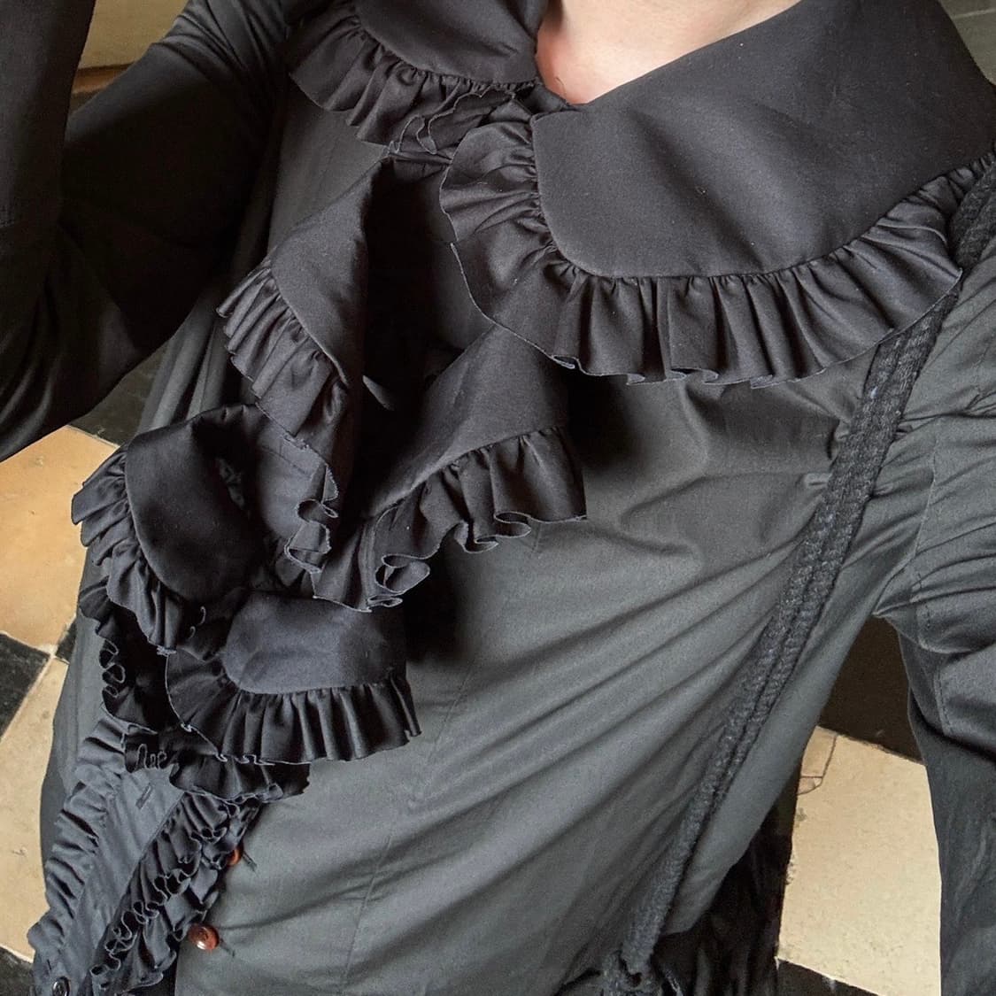 누아 케이 니노미야 러플 디테일 탑 상품이미지7