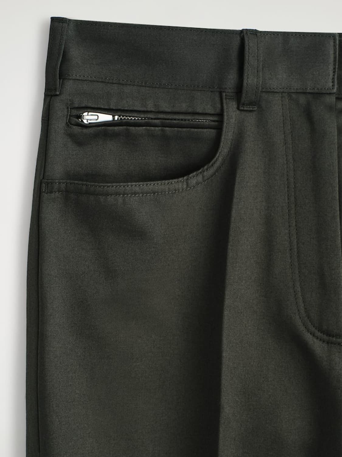 COS 새틴 스트레이트 레그 트라우저 카키 1297159001 상품이미지5