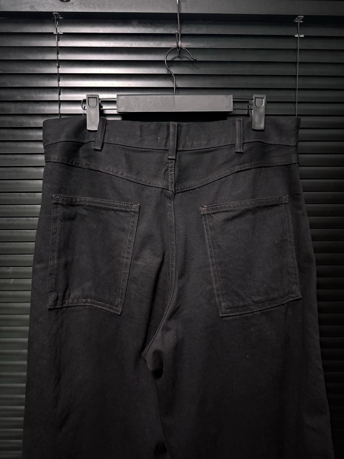 유니클로U 르메르 25fw 와이드 핏 컬러진 블랙 데님 통바지 31 기본 상품이미지4