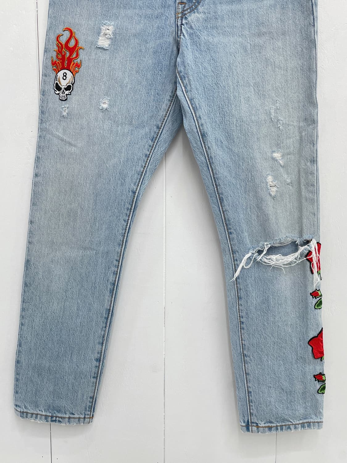 리바이스(Levi's) 501 S 스키니 커스텀 패치워크 연청 데님 팬츠 상품이미지4