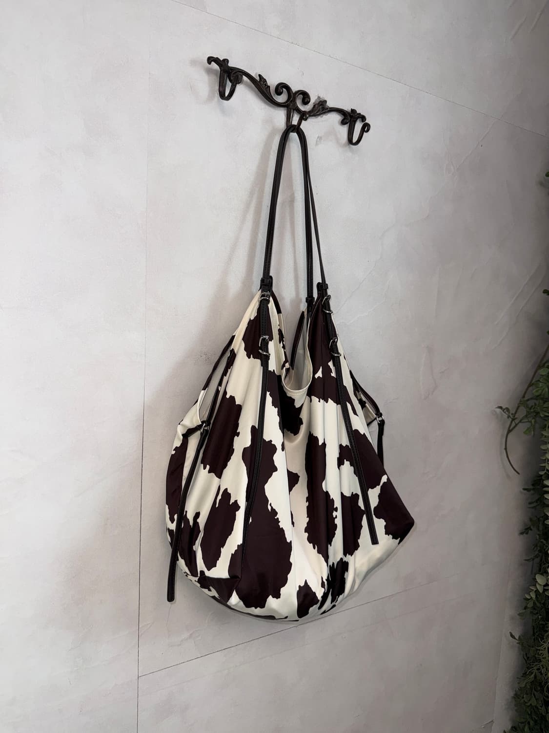 Ivory brown satin cow pattern 숄더백 상품이미지2