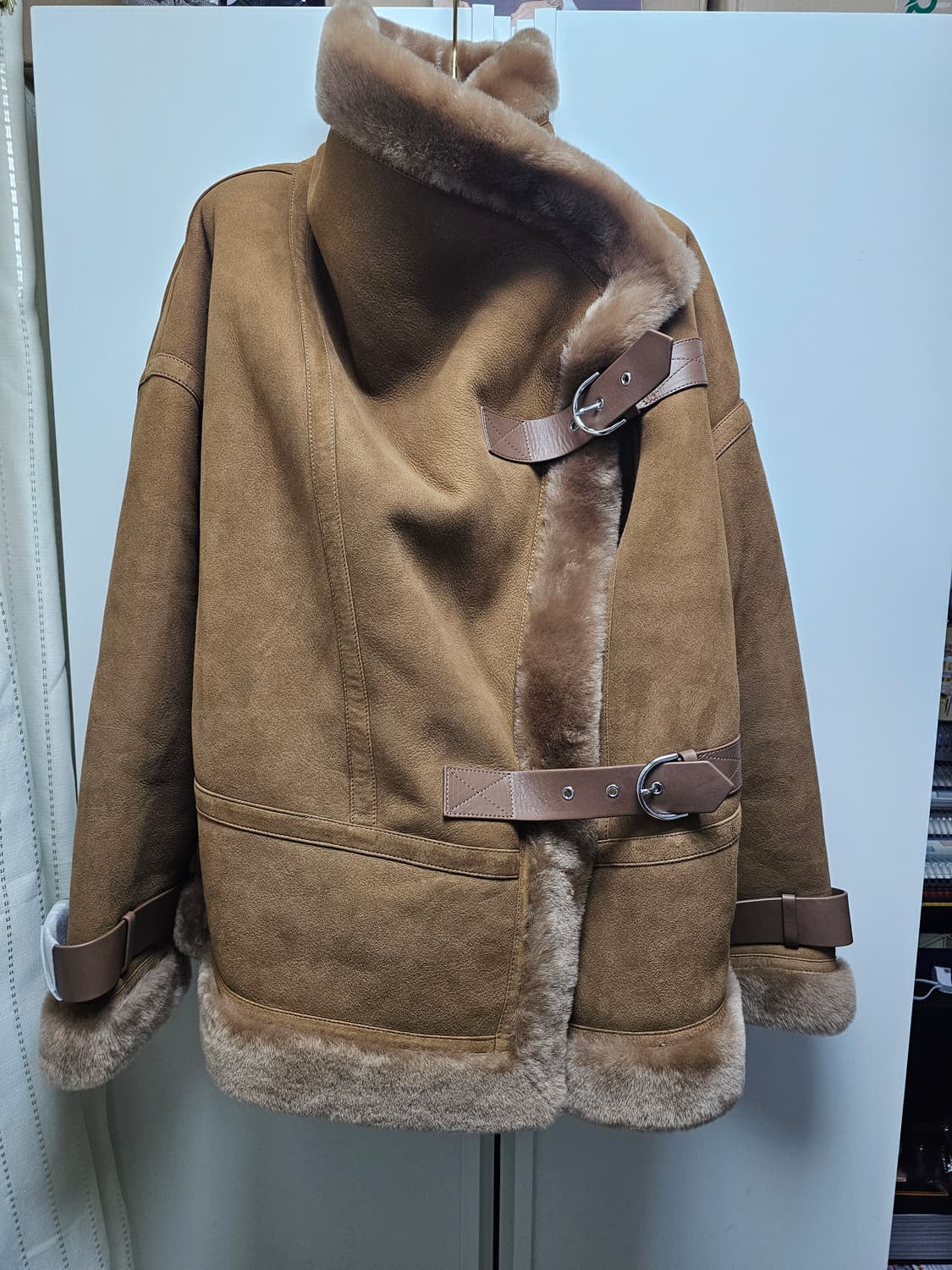 새상품 쇼디치 스키 클럽 양털 시어링 무스탕(233만원/국내매장판) 상품이미지4