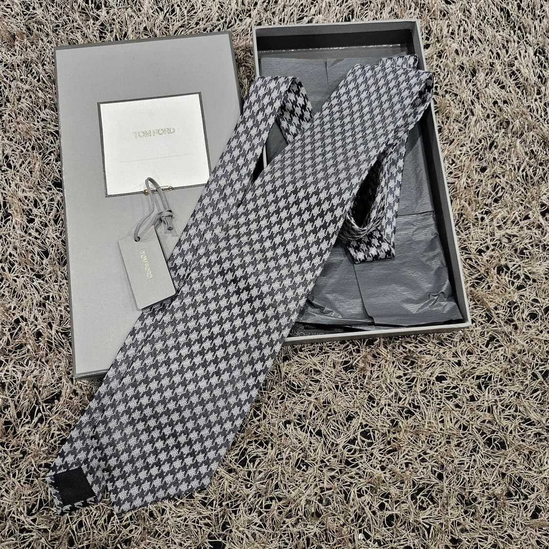 톰포드 하운드투스 체크 패턴 넥타이 상품이미지1