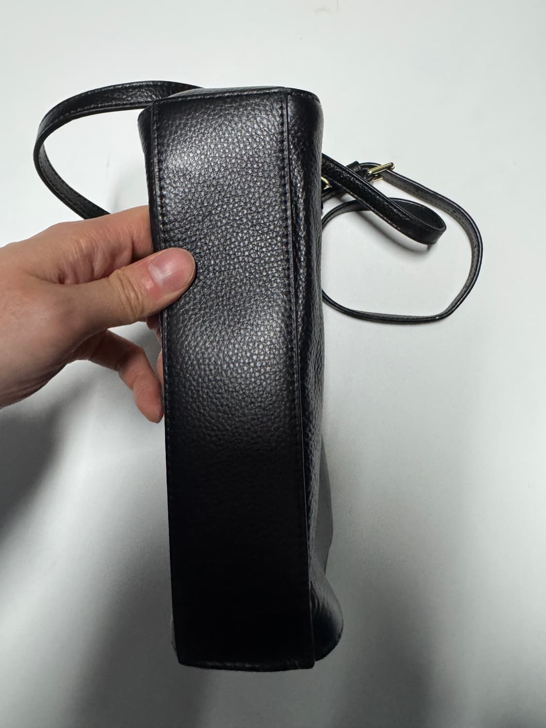 여성 맥끌라니 가죽 미니멀 크로스백 블랙 상품이미지4