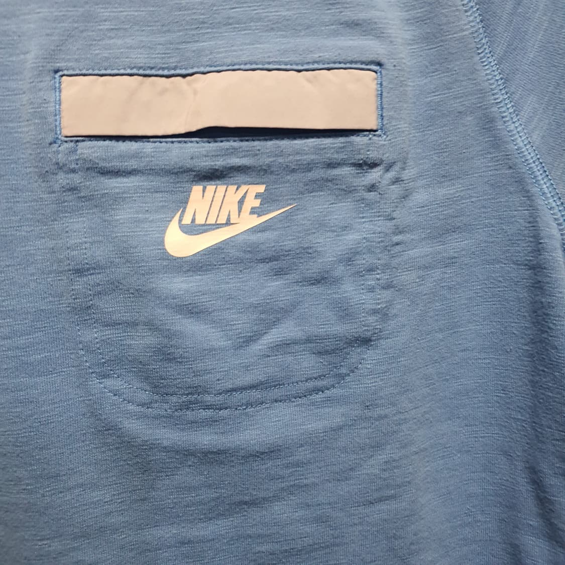 나이키 스포츠 모던 에센셜 원포켓  반팔티  상품이미지3