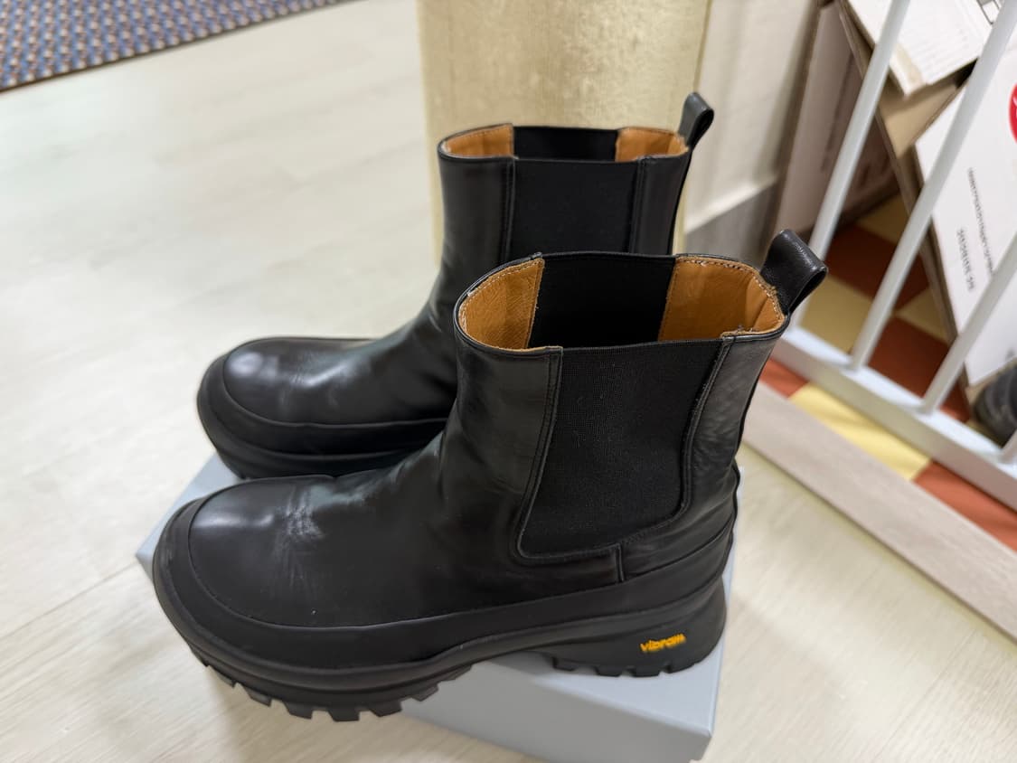 Vibram Chelsea Boots SIZE : M (37) 상품이미지2