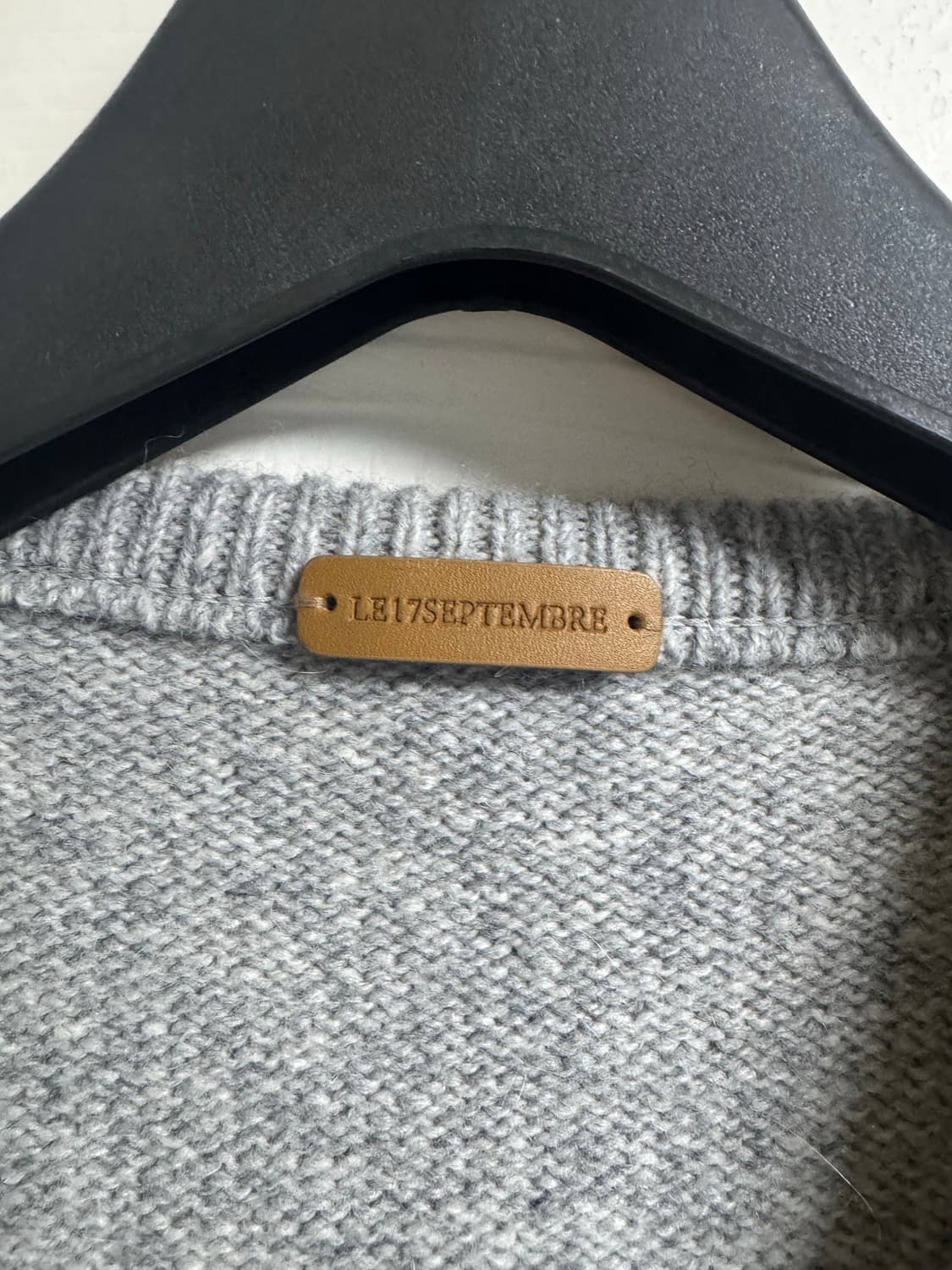 le917 르917 ALPACA BLEND V NECK 니트 그레이 새것 상품이미지6