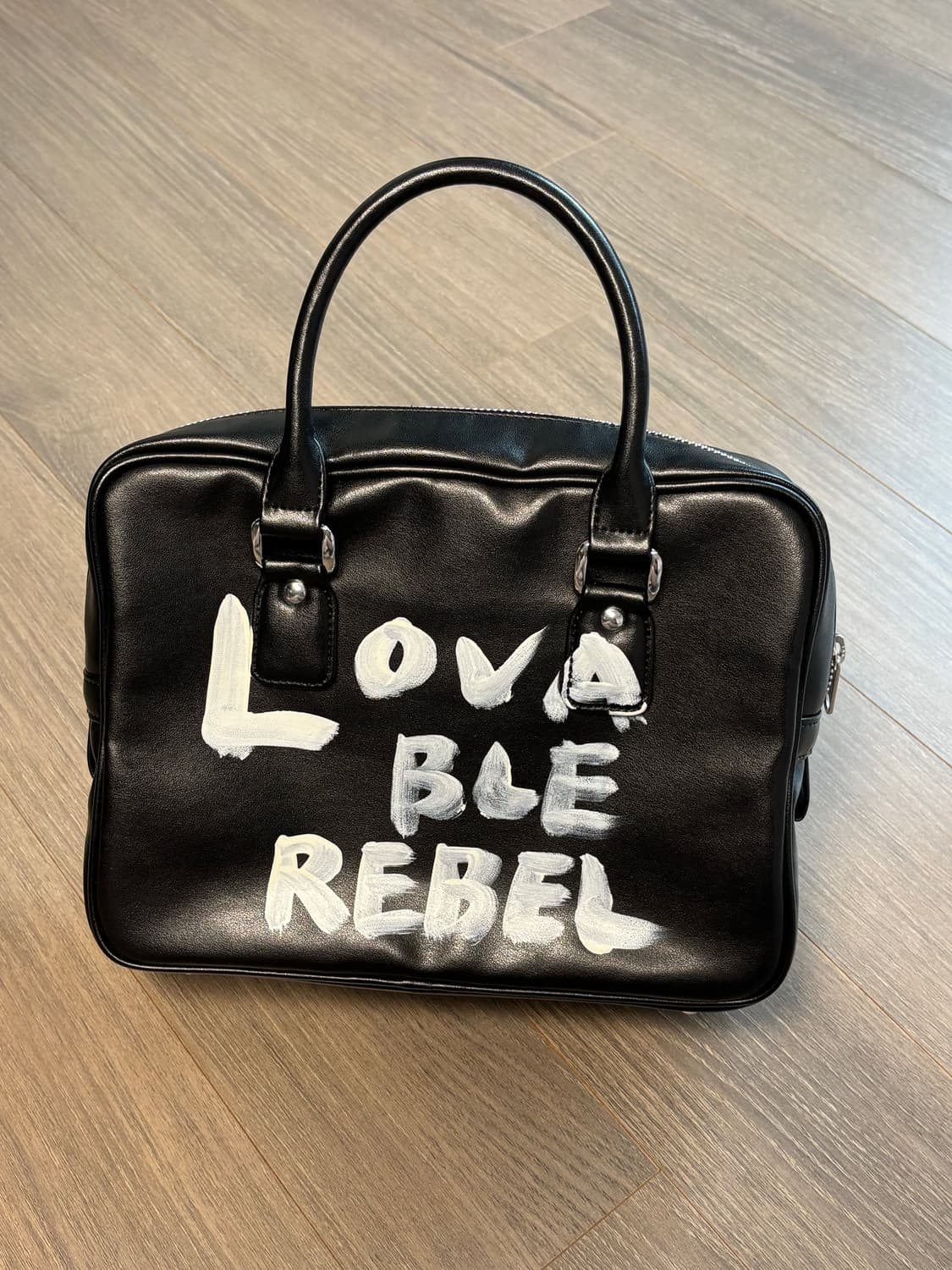 꼼데가르송걸 lovable rebel 페인트백 새상품급 상품이미지1