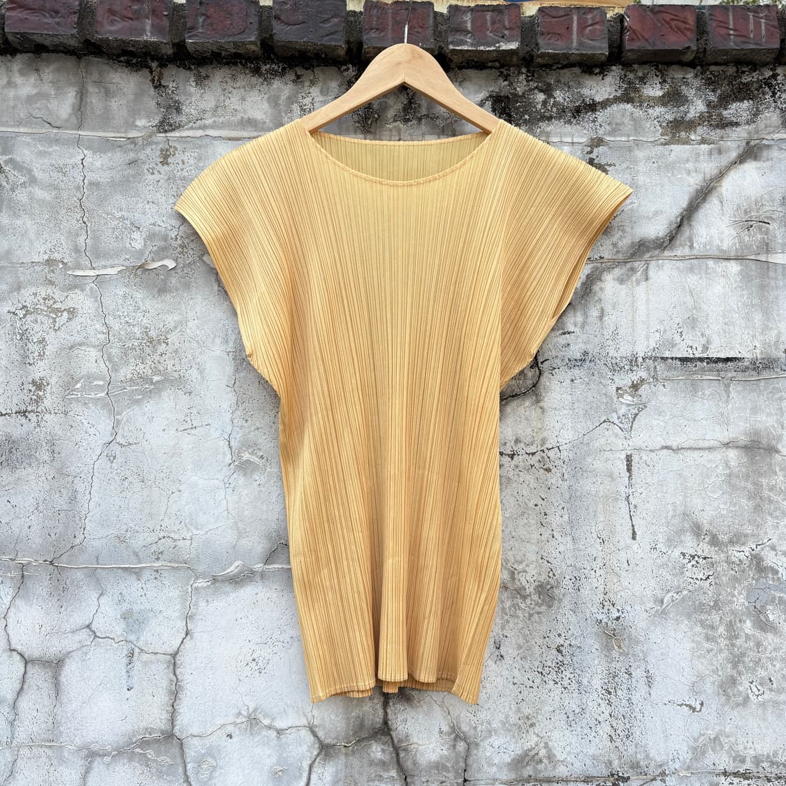 Pleats Please 이세이미야케 플리츠플리즈 슬리스리스 나시 티셔츠 상품이미지1