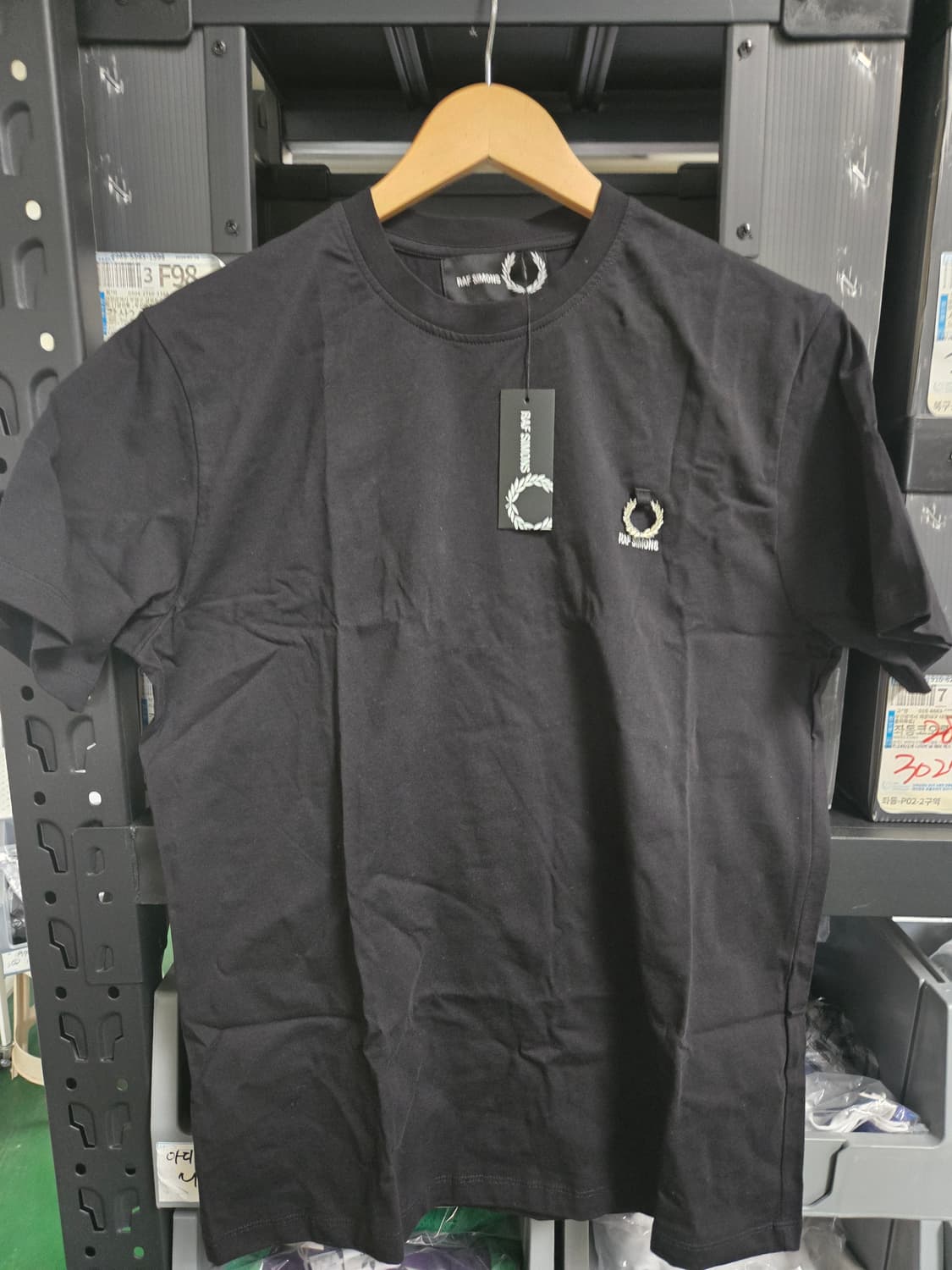 라프 시몬스 x 프레드 페리 티셔츠  반팔검정 s.m 상품이미지2