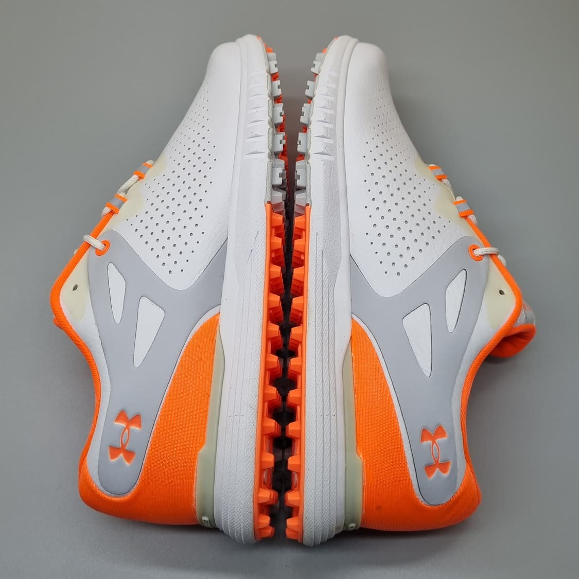 언더아머 차지드 스파이크리스 골프화 230 상품이미지5