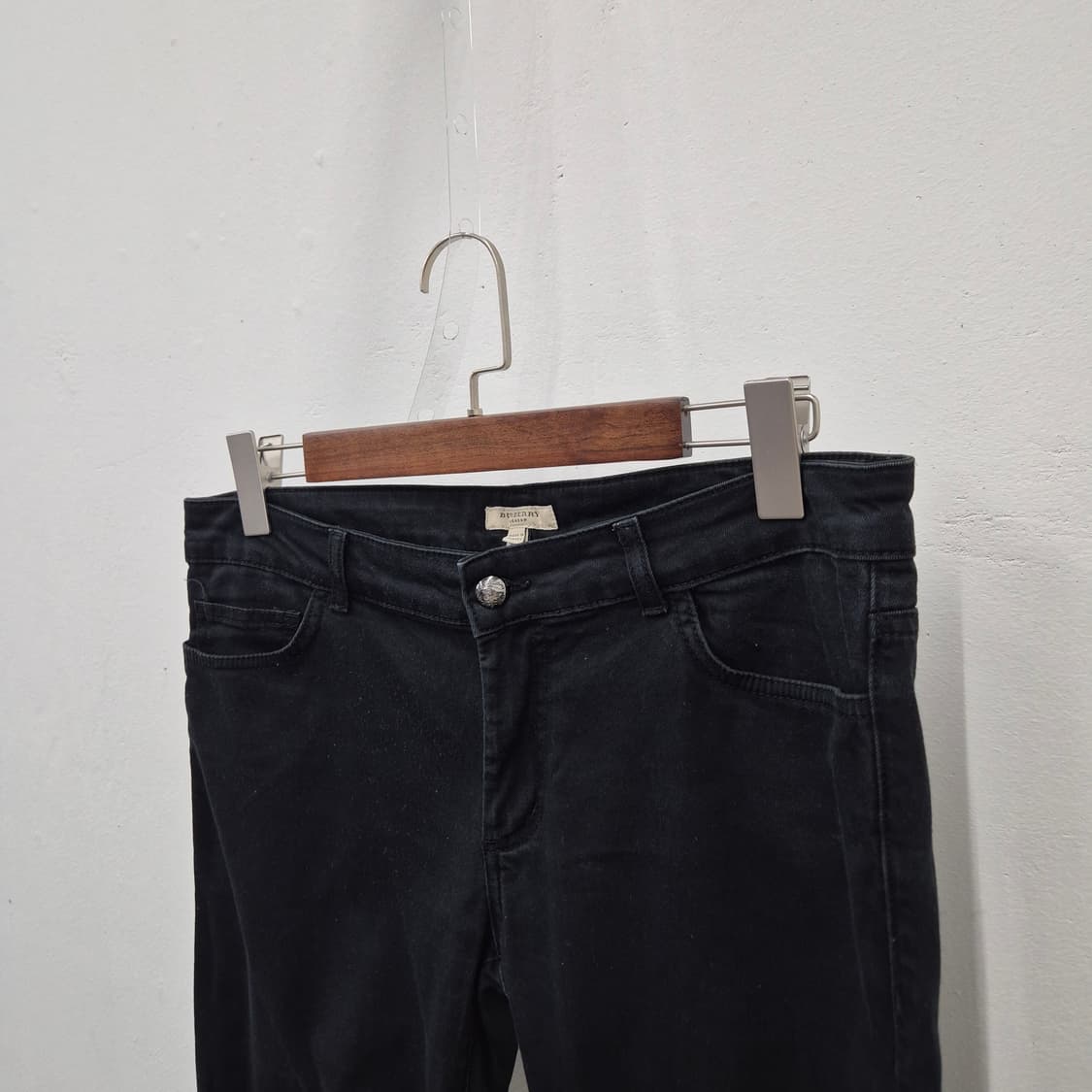 버버리 우먼스 블랙진 팬츠 상품이미지2