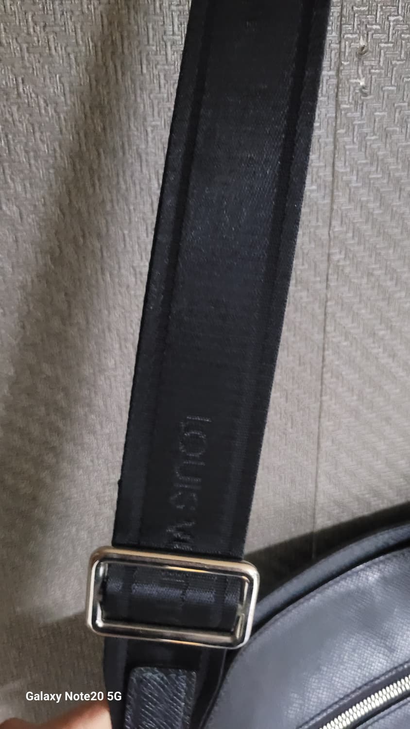 루이비통 타이거 샤샤  크로스백 상품이미지6