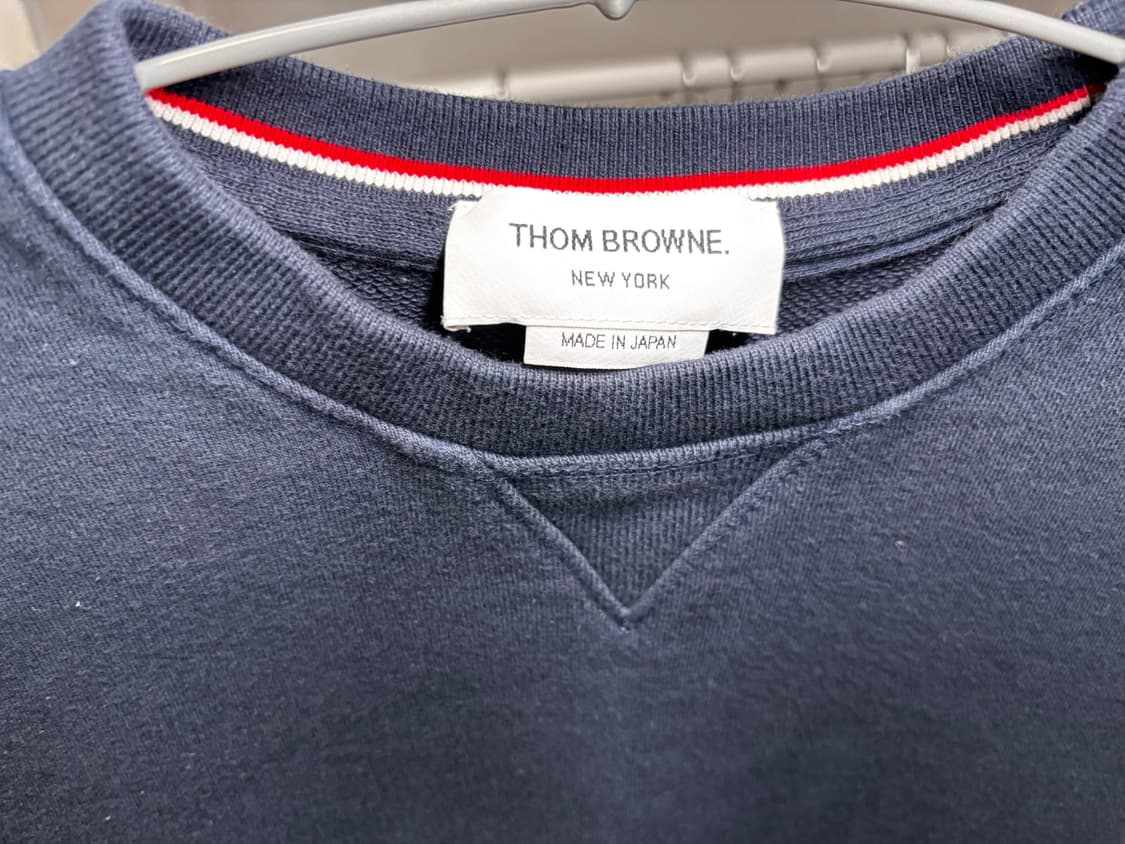 톰브라운 사선 맨투맨 2사이즈 상품이미지3