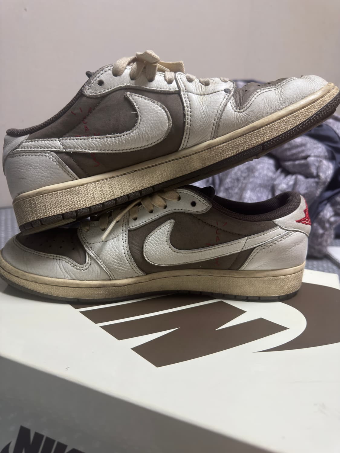 (275) 나이키 트래비스 스캇 에어 조던1 로우 상품이미지4