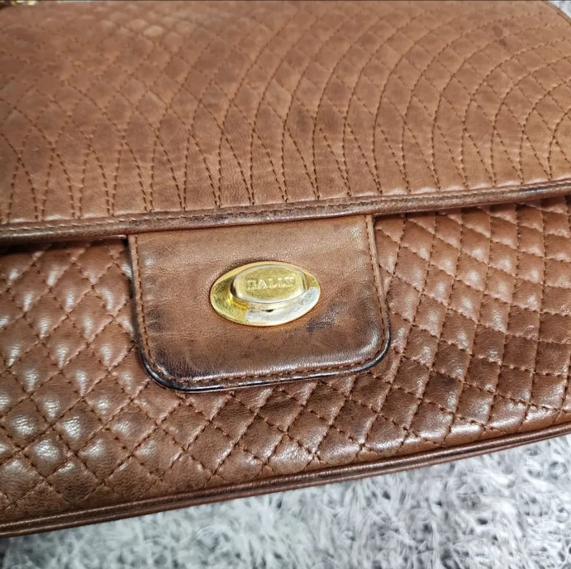 발리 레더 퀼팅 숄더백 상품이미지4