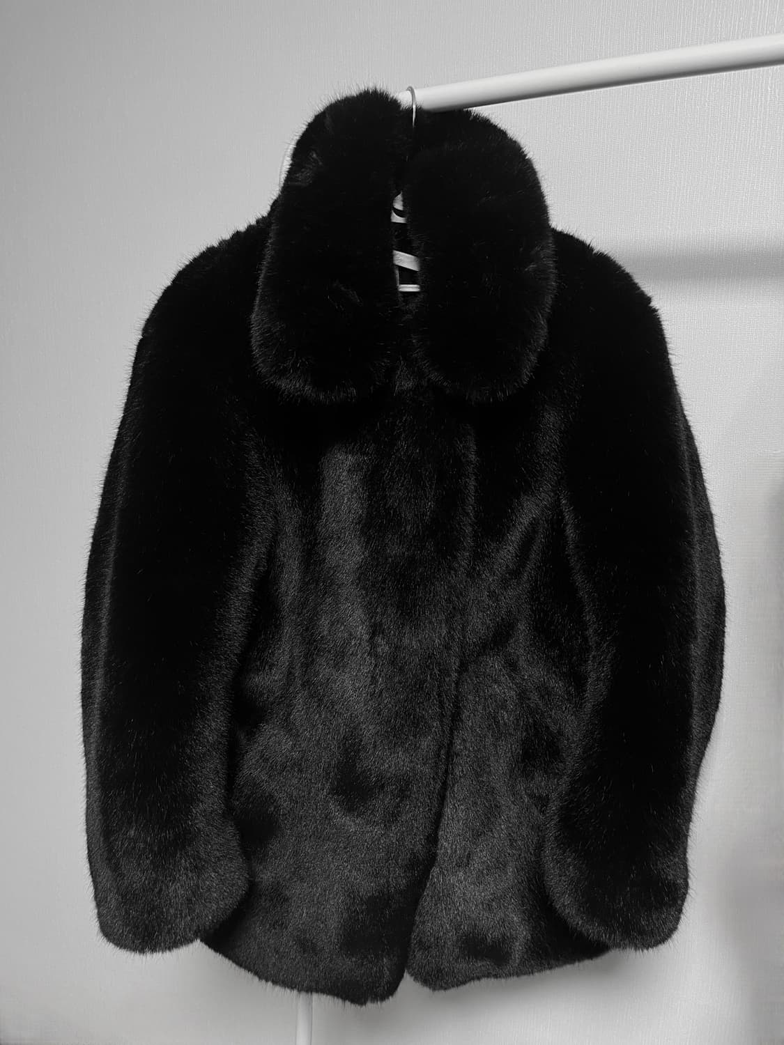 h&m 블랙 퍼자켓 상품이미지1