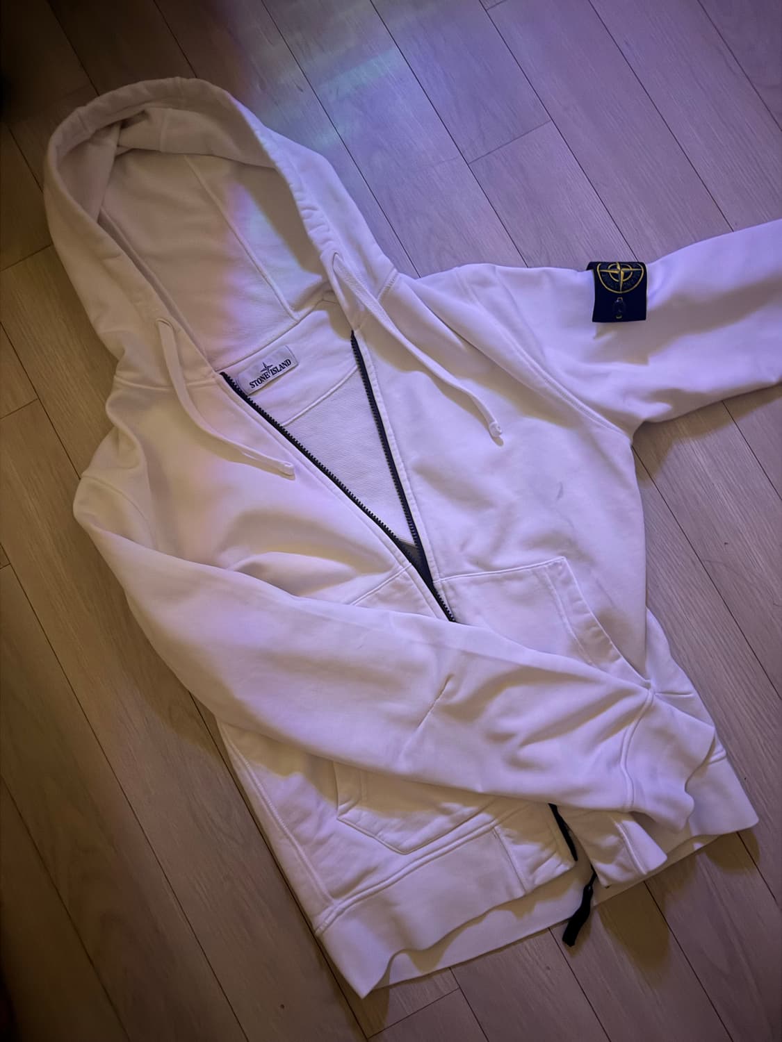 스톤아일랜드 흰색 후드집업 상품이미지1