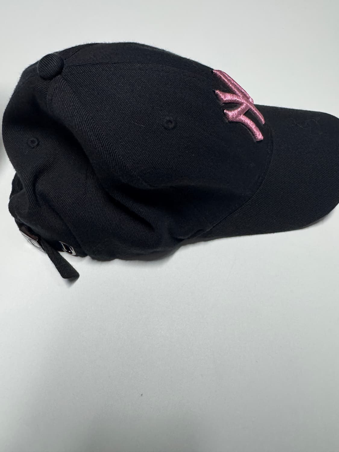 MLB 엠엘비 양키즈 로고 핑크 블랙 볼캡 상품이미지4