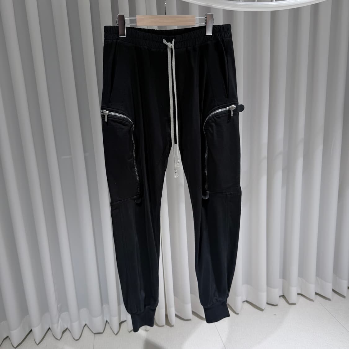 (A+/L) / 릭오웬스 바우하우스 카고 조거 팬츠 블랙 상품이미지3