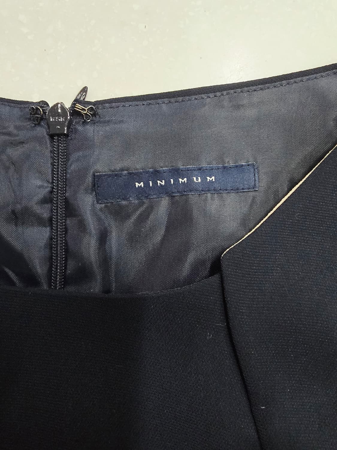 미니멈 배색 카라 원피스 상품이미지8